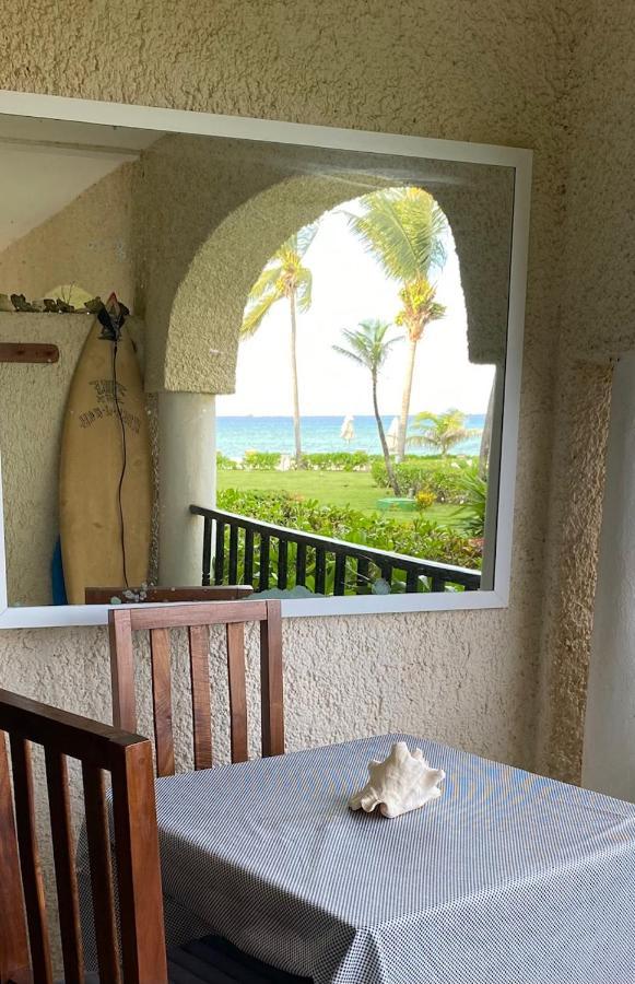 Departamento Frente Al Mar Con Dos Recamaras Y Seguridad 24 H A Dos Cuadras De La Quinta Avenida Плая-дель-Кармен Экстерьер фото