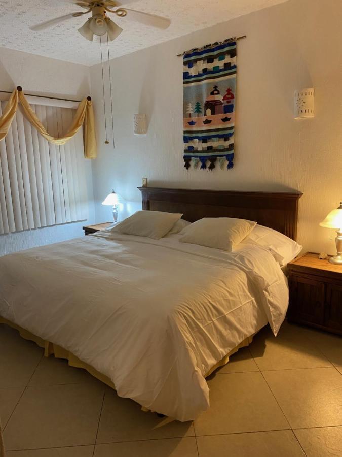 Departamento Frente Al Mar Con Dos Recamaras Y Seguridad 24 H A Dos Cuadras De La Quinta Avenida Плая-дель-Кармен Экстерьер фото